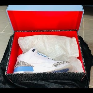 Air Jordan Retro 3  Size 8.5 (M)